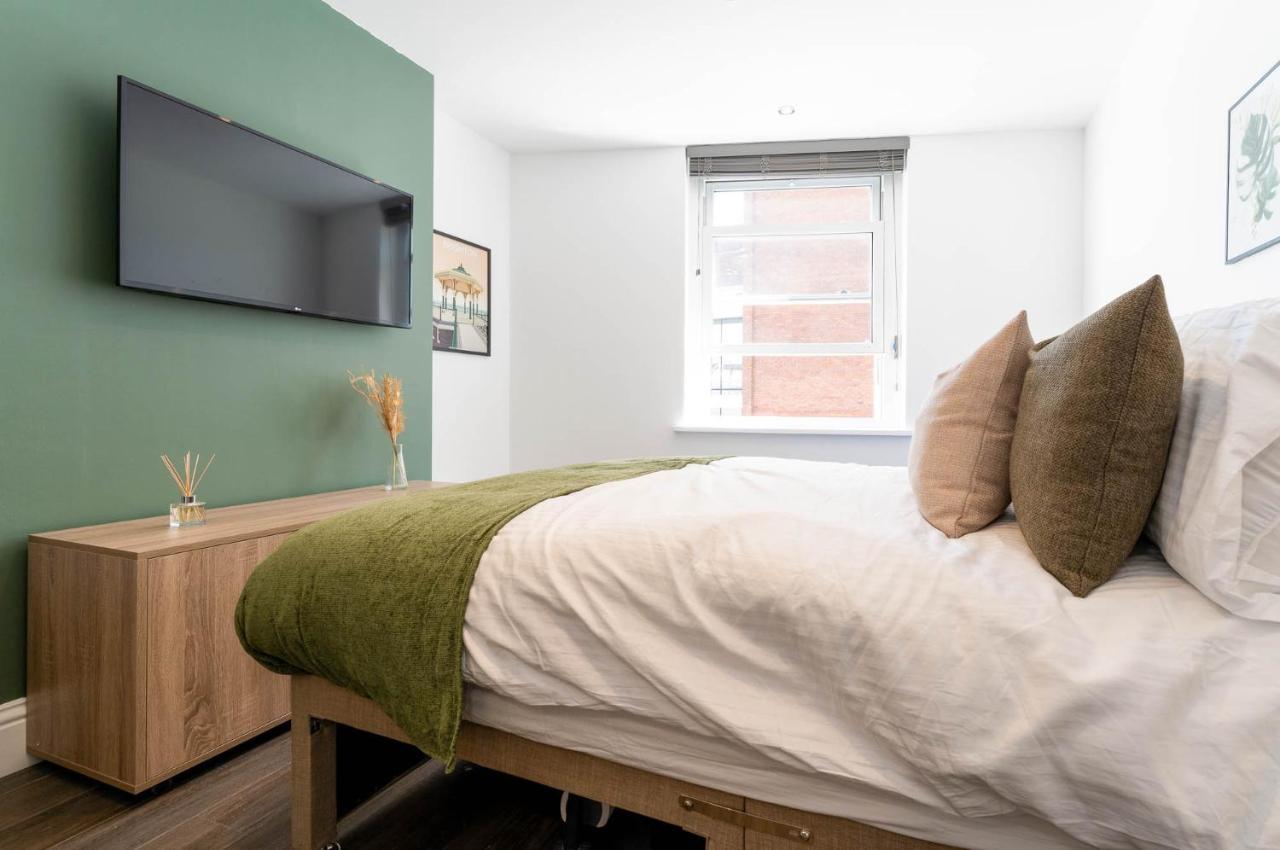Charming In The Heart Of Vibrant Apartment